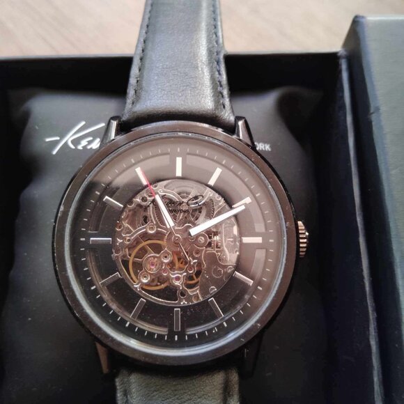 Kenneth Cole Watch New in Box - Picture 11 of 14